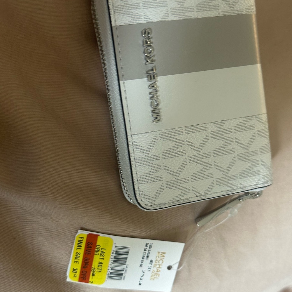 Michael Kors White and Silver Zip Wallet
